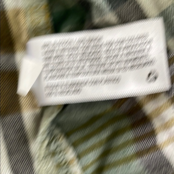 Universal Thread Plaid Button-Up Shirt - Picture 4 of 5